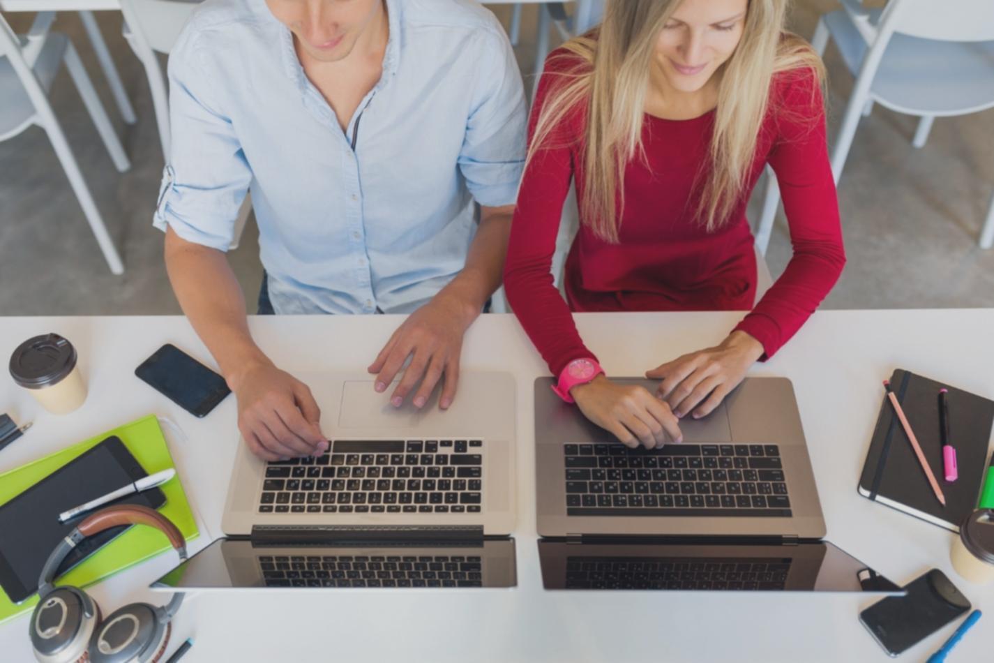 Teilnehmer bei praktischer Anwendung neu erlernter Konzepte